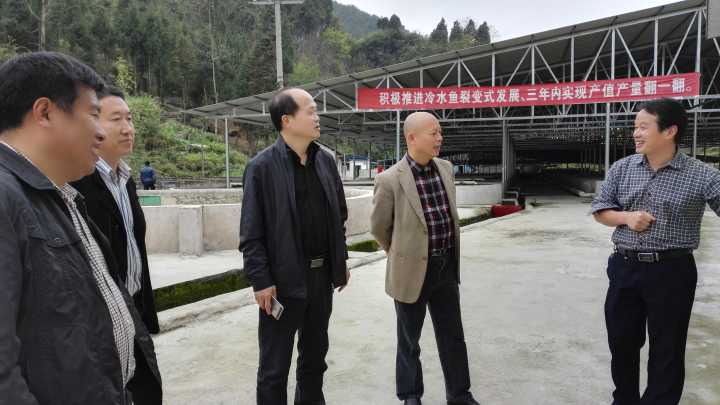 首席科学家周路陪同省渔业处领导调研（一）.jpg
